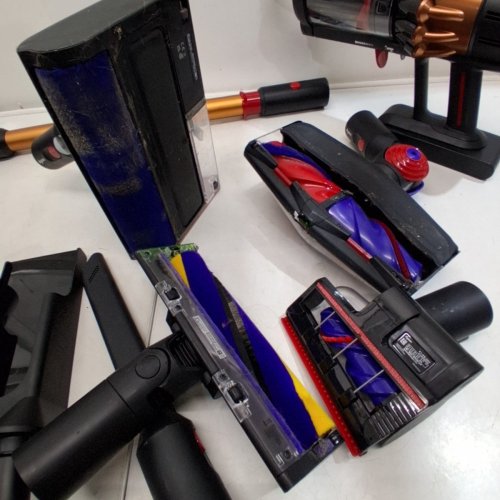 DYSON PISTON ANIMAL SUBMARINE V16 CORDLESS VACUUM WITH ATTACHMENTS (MODEL: DS60) image 12