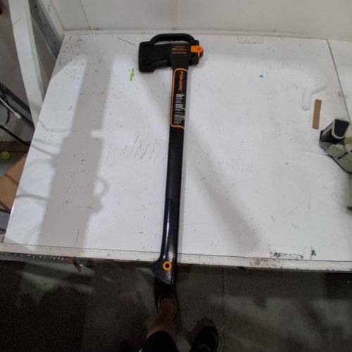 FISKARS X15 CHOPPING AXE FOR CHOPPING - 23.5" - BLACK/ORANGE (MODEL: 378571-1002) image 2