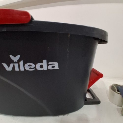 VILEDA EASYWRING FLOOR CLEANING SYSTEM- BLACK\RED image 3