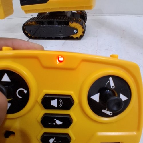 CAT MASSIVE MOVER REMOTE CONTROL RC STEEL EXCAVATOR - BLACK/YELLOW (MODEL: 1851476) image 2
