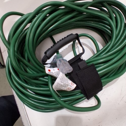 LIFESUPPLYUSA INDOOR/OUTDOOR HEAVY DUTY LIGHTED 3-WIRE GROUNDED EXTENSION CORD - 100FT - 125V - 15 AMP - 1875W - GREEN (ITEM: 123100FTDG) image 4