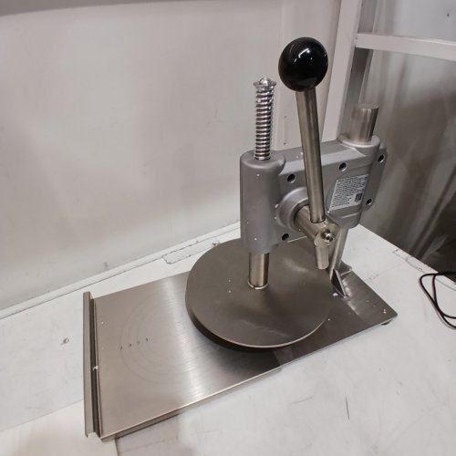 MANUAL PIZZA DOUGH 9.5" PRESS MACHINE STAINLESS STEEL PIZZA PRESSER HEIGHT ADJUSTABLE - 22.24" X 21.46" X 10.24" - SILVER (MODEL: APD24-B) image 3