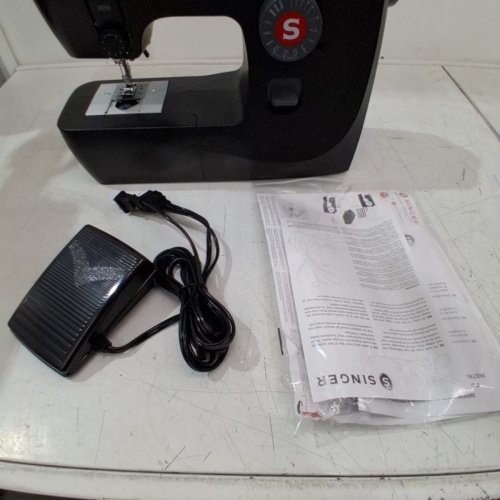 SINGER LIGHTWEIGHT & PORTABLE SEWING MACHINE WITH 45 STITCH APPLICATIONS - BLACK (MODEL: M1150) image 4