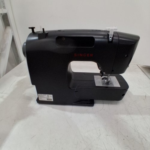 SINGER LIGHTWEIGHT & PORTABLE SEWING MACHINE WITH 45 STITCH APPLICATIONS - BLACK (MODEL: M1150) image 7