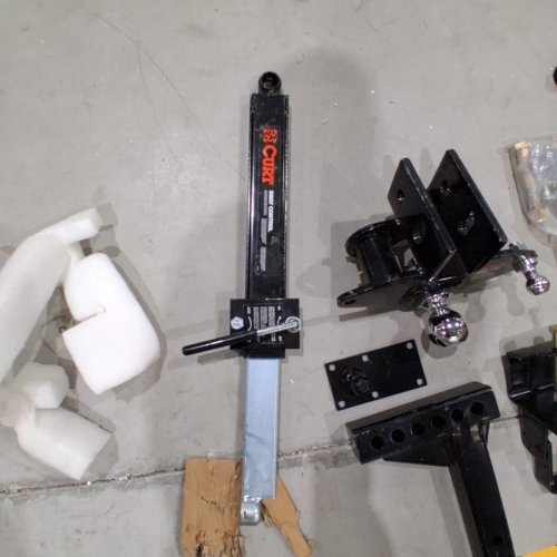 CURT ROUND BAR WEIGHT DISTRIBUTION HITCH WITH LUBRICATION, SWAY CONTROL (10-14K) (MODEL: 17063) image 8