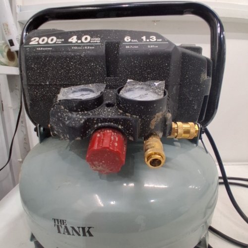 METABO HPT "THE TANK" PANCAKE AIR COMPRESSOR - 200PSI / 6 GALLON - GREY (MODEL: EC914S) image 6