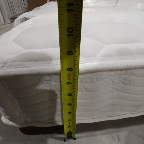 ZINUS CLASSIC 8" TIGHT TOP POCKETED SPRING MATTRESS - TWIN (MODEL: WMC-SMT-8T) image 3