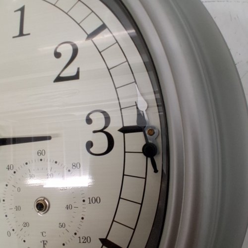 LA CROSSE TECHNOLOGY 18" ATOMIC WALL CLOCK - GREY - (MODEL:WT-3181PL-Q) image 4