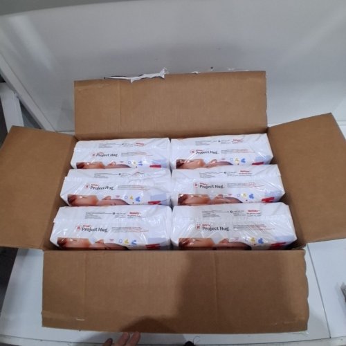 210PK HUGGIES SNUG AND DRY DIAPERS - SIZE 3 - WHITE image 2