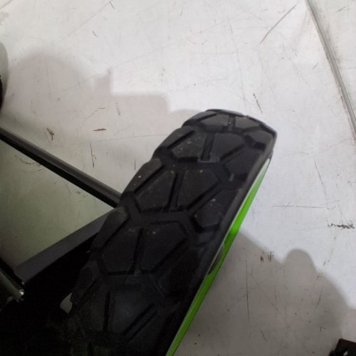 GREENWORKS CORDLESS ELECTRIC SNOW THROWER - 16" - 48V - BLACK & GREEN (MODEL:SN48B00) image 5