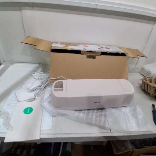 CRICUT EXPLORE 4 SMART CUTTING MACHINE AND ENGAGEMENT BUNDLE -SEASHELL - (MODEL: 8002708) image 3