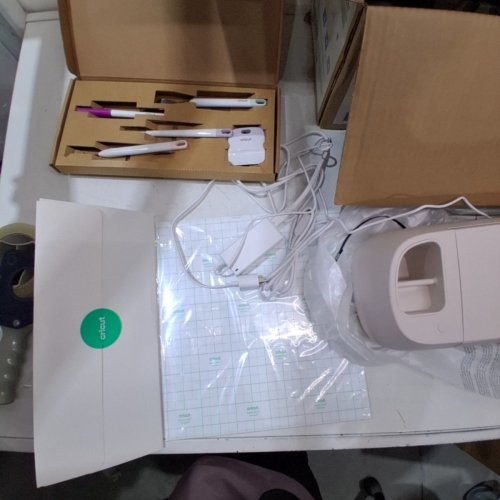 CRICUT EXPLORE 4 SMART CUTTING MACHINE AND ENGAGEMENT BUNDLE -SEASHELL - (MODEL: 8002708) image 4