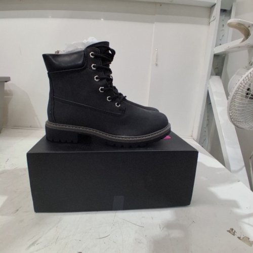WOMENS FASHION HIKING ANKLE BOOTS - SIZE 7- BLACK image 2