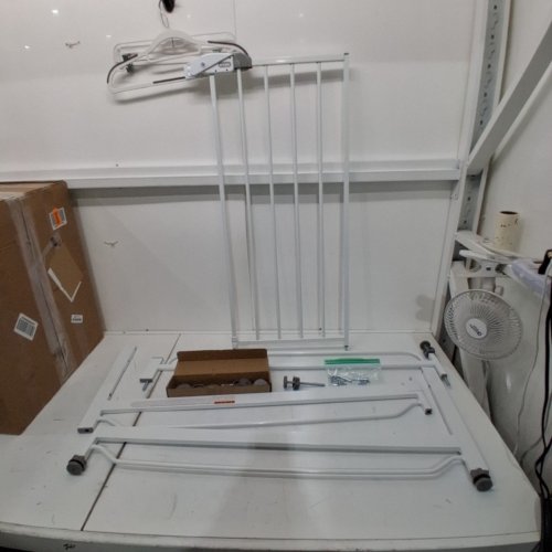 REGALO EASY STEP EXTRA TALL WALK THRU BABY GATE, WHITE MODEL 1166 HDS, 41 INCHES HIGH, FITS 29-36.5 INCH GAPS image 2