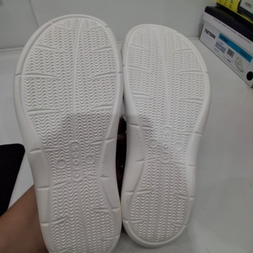 WOMENS CROCS GETAWAY STRAPPY SANDAL - SIZE 9 - WHITE/BLACK (STYLE: 1075488) image 3