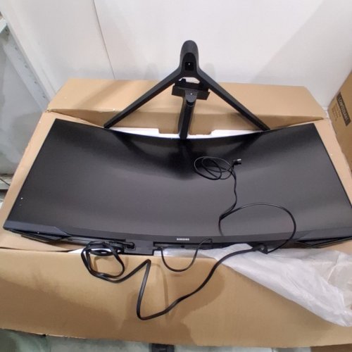 SAMSUNG 34" ODYSSEY G5 GAMING MONITOR - UWQHD 165HZ HDR AMD FREESYNC - BLACK (MODEL: LC34G55TWWNXZA) image 3