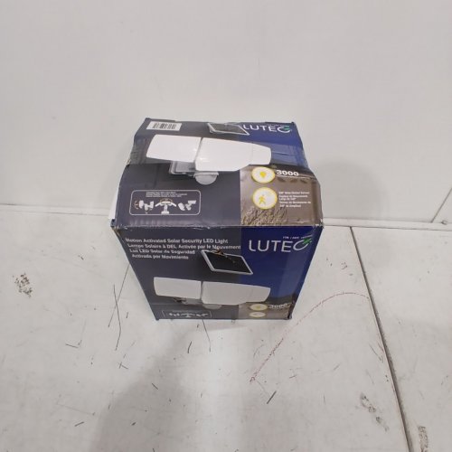 LUTEC MOTION ACTIVATED SOLAR SECURITY LED FLOOD LIGHT - 5000K - 3000LM - WHITE (MODEL: 1937995) image 4