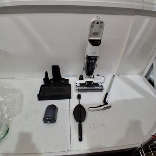 BISSELL TURBOCLEAN HARD FLOORS WET/DRY VACUUM - WHITE (MODEL:3548B) image 3