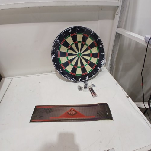 AMAZON BASICS REGULATION SIZE DARTBOARD SET - 6 DARTS INCLUDED - 18" - (MODEL: B0DZ24NR85) image 2