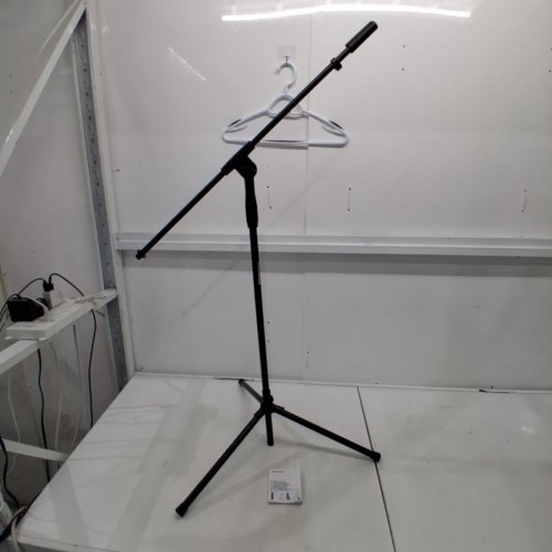 AMAZON BASICS HEIGHT-ADJUSTABLE TRIPOD BOOM MICROPHONE STAND - 3.3FT - 5.6FT WITH CLOTHESPIN MIC CLIP image 3
