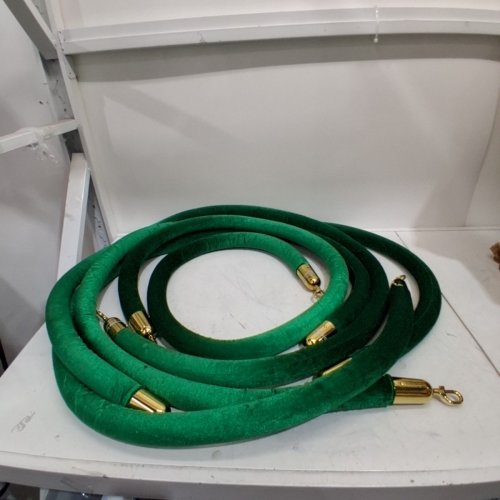 4PK VELVET CROWD CONTROL BARRIER ROPE FOR HOLIDAYS & EVENTS - 7FT EACH - GREEN/GOLD image 2