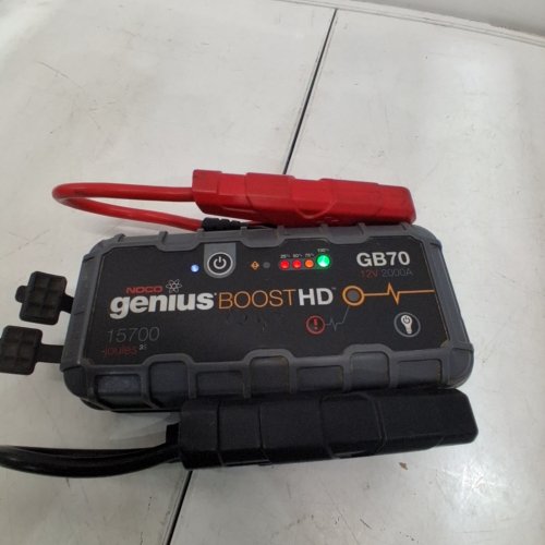 NOCO BOOST HD GB70 - 2000A 12V ULTRASAFE PORTABLE LITHIUM CAR BATTERY JUMP STARTER PACK FOR UP TO 8-LITER GASOLINE AND 6-LITER DIESEL ENGINES image 2
