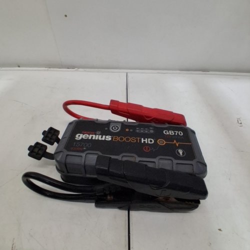 NOCO BOOST HD GB70 - 2000A 12V ULTRASAFE PORTABLE LITHIUM CAR BATTERY JUMP STARTER PACK FOR UP TO 8-LITER GASOLINE AND 6-LITER DIESEL ENGINES image 4