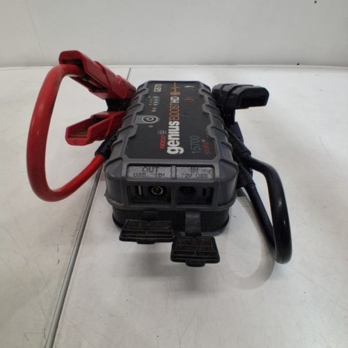 NOCO BOOST HD GB70 - 2000A 12V ULTRASAFE PORTABLE LITHIUM CAR BATTERY JUMP STARTER PACK FOR UP TO 8-LITER GASOLINE AND 6-LITER DIESEL ENGINES image 7