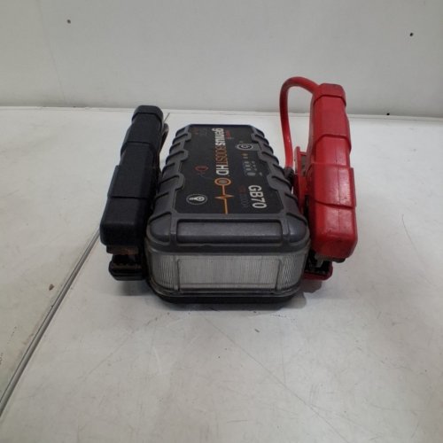 NOCO BOOST HD GB70 - 2000A 12V ULTRASAFE PORTABLE LITHIUM CAR BATTERY JUMP STARTER PACK FOR UP TO 8-LITER GASOLINE AND 6-LITER DIESEL ENGINES image 8