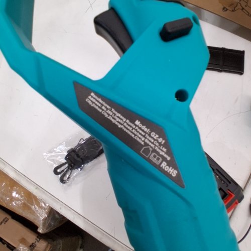 DOCSMART 2-IN-1 ORDLESS HANDHELD CHAINSAW WITH EXTENSION POLE AND RECHARGEABLE BATTERIES - 6"/8" - 9FT EXTENSION - BLUE/BLACK (MODEL: GZ-01) image 3