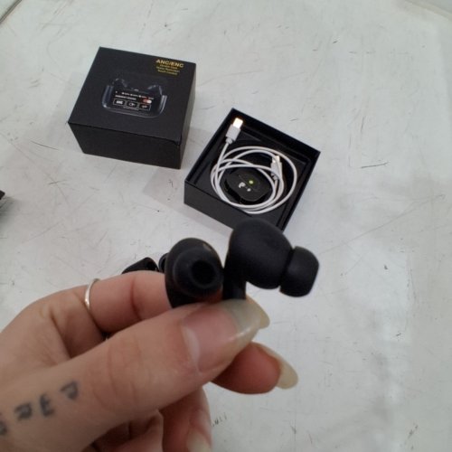 WIRELESS BLUETOOTH EARBUDS WITH MULTIFUNCIONAL TOUCH SCREEN - BLACK image 5