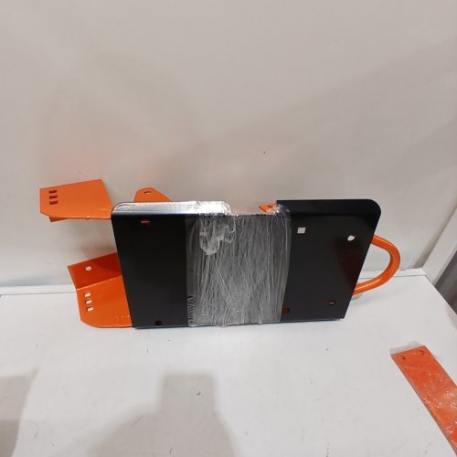 PEAKTOW HEAVY DUTY MOTORCYCLE WHEEL CHOCK - 180LBMAX - FOR 15"-21" WHEELS - ORANGE / BLACK (MODEL: PTM0102) image 3