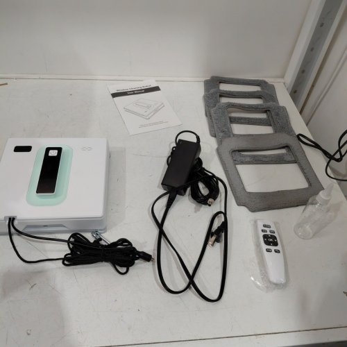 BOLUOYI SMART DUAL WATER JET WINDOW CLEANING ROBOT WITH REMOTE CONTROL - 5600PA - WHITE image 3