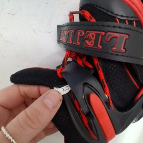 UNISEX KIDS LEJIJIT ROLLER SKATES, ADJUSTABLE FOR KIDS, LIGHT UP WHEELS - EXTRA SMALL - RED AND BLACK image 3