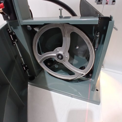 KING CANADA KC-902C 9" WOOD BANDSAW WITH LASER image 4
