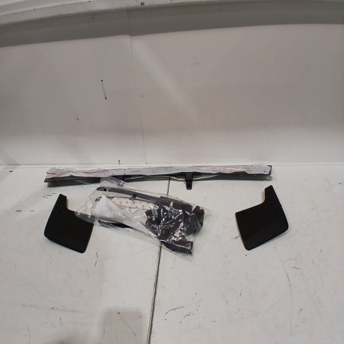 THULE AIRSCREEN XT L - WIND FAIRING KIT THAT REDIRECTS AIRFLOW OVER ROOF RACK - 44" - BLACK - (MODEL: 870202) image 2