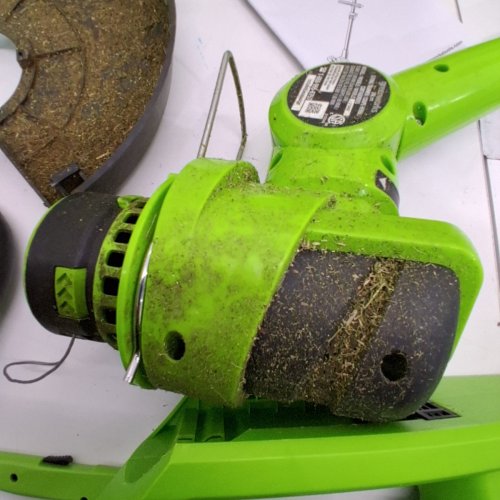 2PC GREENWORKS STRING TRIMMER AND BLOWER COMBO WITH BATTERY - 24V - GREEN/BLACK - (MODEL: STBL24B210) image 5