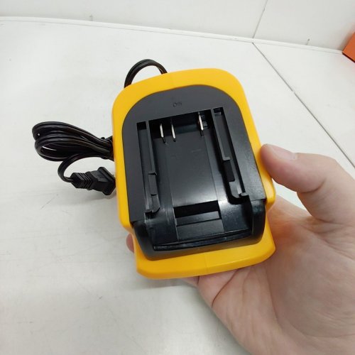 THIRD PARTY BATTERY CHARGER FOR DEWALT BATTERIES - YELLOW image 3