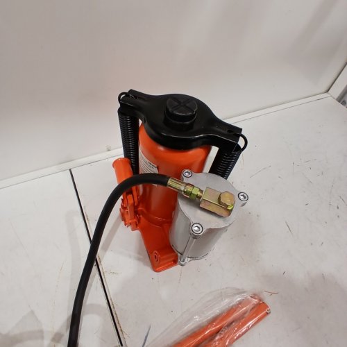 MANUAL HEAVY DUTY WELDED AIR HYDRAULIC BOTTLE JACK WITH PUMP - 20TON - ORANGE (MODEL: MR8004) image 6
