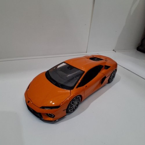 MAISTO *SPECIAL EDITION* LAMBORGHINI TEMERARIO COLLECTIBLE MODEL DIE CAST CAR - 1:18 SCALE - ORANGE (MODEL: 9897765) image 2