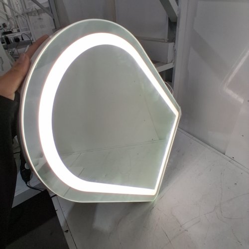 HALUMAO LED VANITY MIRROR WITH 3 COLOUR SETTINGS - 16''X 23.6'' image 2