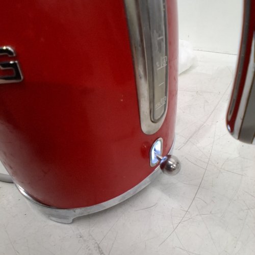 SMEG 50'S RETRO STYLE KETTLE WITH 360° SWIVEL BASE - 1.7L - RED (MODEL: KLF03RDUS) image 2