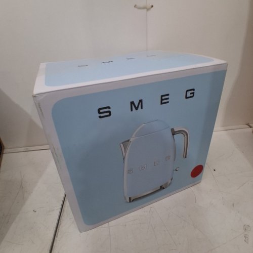 SMEG 50'S RETRO STYLE KETTLE WITH 360° SWIVEL BASE - 1.7L - RED (MODEL: KLF03RDUS) image 6