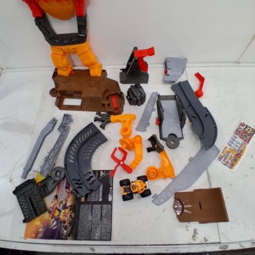 MONSTER JAM SMASH & BASH SMASHBOT PLAYSET - 1:64 (MODEL: 6075202) image 3