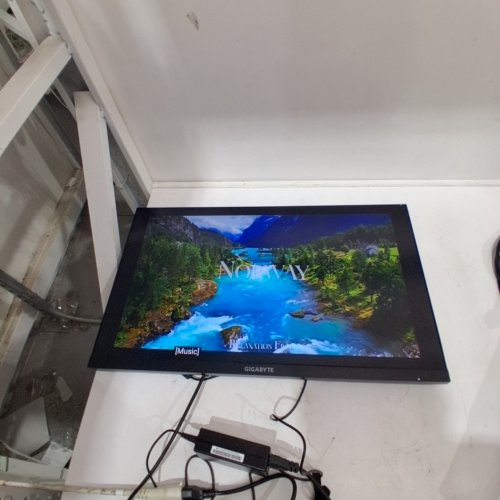 GIGABYTE 27" 165HZ 1440P GAMING MONITOR - 2560 X 1440 SS IPS , 1MS RESPONSE TIME, HDR READY, FREESYNC PREMIUM (MODEL: M27Q P) image 2