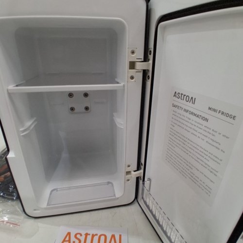 ASTROAI PORTABLE THERMOELECTRIC COOLER/WARMER MINI FRIDGE - 6L (HOLDS 8 CANS) - BLACK (MODEL: LY2206A) image 4