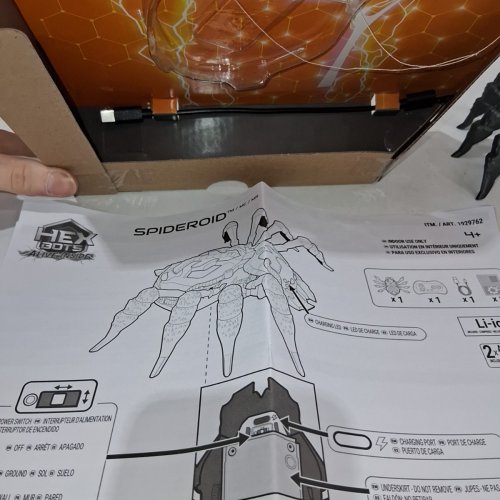 HEX BOTS ALIVE INSIDE REMOTE-CONTROL WALL CRAWLER SPIDER - AGES 4+ (ITEM: 1929762) image 4