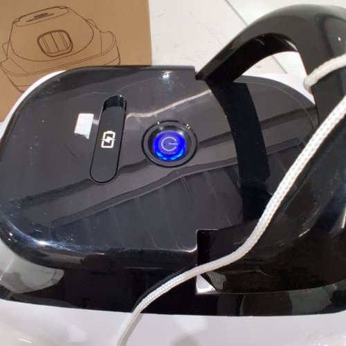 BOCXI ROBOTIC WIRELESS POOL VACUUM CLEANER - 2200GPH - WHITE (MODEL : C5-W-D1) image 2