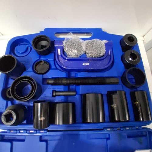 18PC ORIONMOTORTECH MASTER BALL JOINT PRESS & U-JOINT REMOVAL TOOL KIT WITH UNIVERSAL ADAPTERS HARDENED STEEL COMPONENTS AND CARRYING CASE - BLUE - (MODEL: BJS-B021-BK-OMTCAFBA-1) image 3