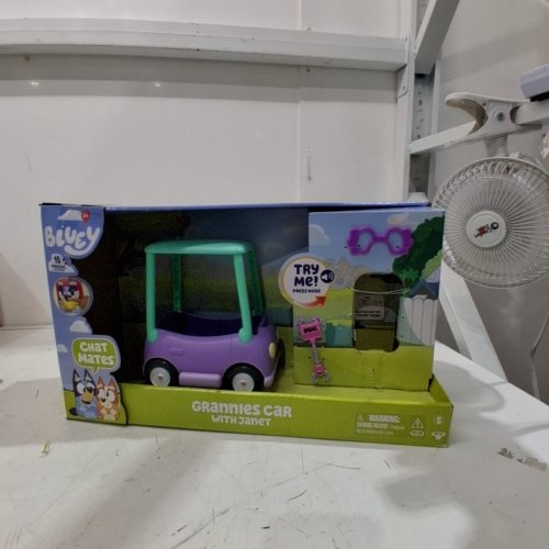 BLUEY CHAT MATES GRANNIES CAR WITH JANET TOY - PURPLE AND MINT image 2